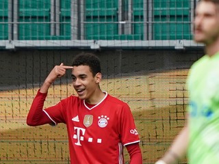 Bayernu vystrieľal výhru 18-ročný mladík, Bénes sedel iba na lavičke