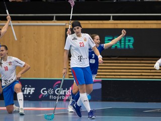 Momentka zo semifinále MS vo florbale žien 2021: Česko - Fínsko.