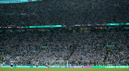 Diváci na zápase Argentína - Mexiko na MS vo futbale 2022 v Katare.