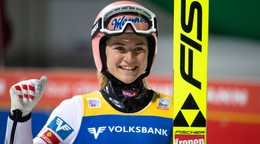 Rakúšanka Marita Kramerová ovládla celkové hodnotenie skokov na lyžiach v sezóne 2021/2022. 