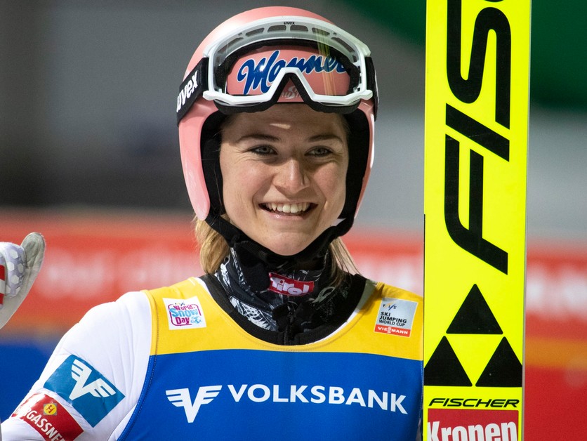 Rakúšanka Marita Kramerová ovládla celkové hodnotenie skokov na lyžiach v sezóne 2021/2022. 