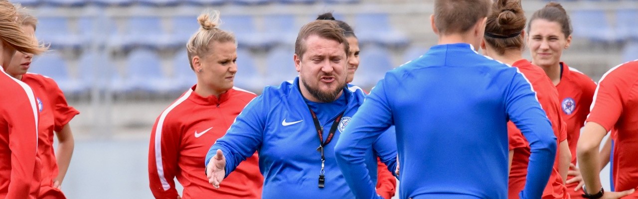 ŽENY A: TRÉNER ZSOLT PAKUSZA SA VZDAL FUNKCIE TRÉNERA REPREZENTÁCIE