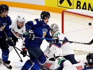 VIDEO: Pozrite si zostrih zápasu Fínsko - USA na MS v hokeji 2022