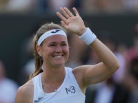Češka Bouzková dosiahla životný úspech, je už vo štvrťfinále Wimbledonu