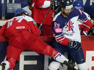Jiří Smejkal (vľavo) v zápase Česko - Veĺká Británia na MS v hokeji 2021.