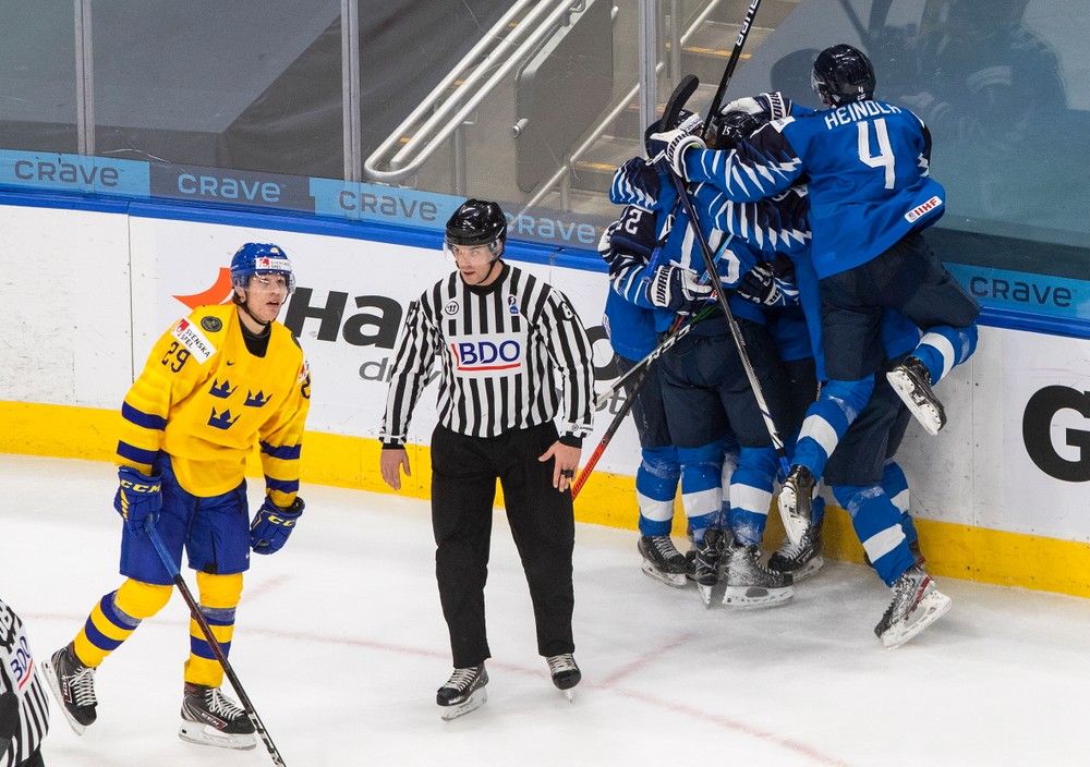 ONLINE: Fínsko - Švédsko (MS hokej do 20 rokov 2021) LIVE ...