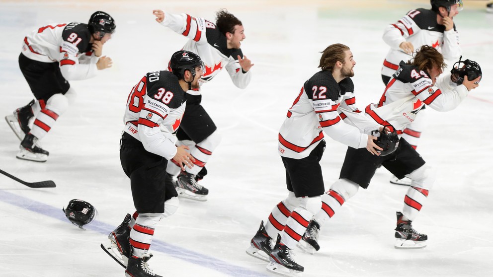Hokejisti Kanady vo finále MS v hokeji 2021.