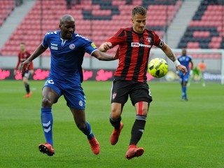 V prvom semifinále sa z výhry tešili hráči Trnavy 1:0.