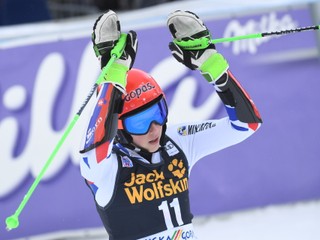 Vlhová skončila v obrovskom slalome deviata, opäť vyhrala Shiffrinová