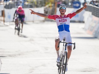 Van der Poel v závere predstihol jazdca Bory a vyhral predposlednú etapu na Tirrene