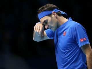 Federer nestačil na Nišikoriho, Anderson pri debute na Turnaji majstrov uspel