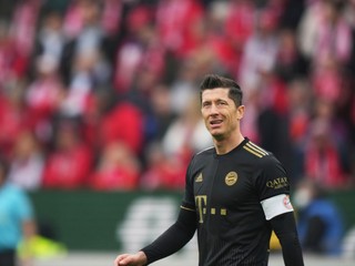 Bayern aj Dortmund zakopli, Lewandowski aj tak spečatil rekord