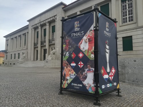 Prvým semifinále v Porte Portugalsko - Švajčiarsko sa dnes začína finálový turnaj Ligy národov UEFA 2018/19. Aj so slovenskou - funkcionárskou - účasťou!