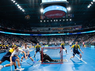 Švédi prekazili Fínom zlatý hetrik, po dráme si bronz vybojovali Česi
