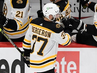 Utvorí Bergeron nový rekord? NHL ho nominovala na prestížnu trofej