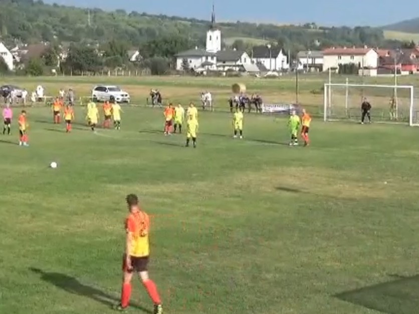 VIDEO: V dedinskej lige padol krásny gól. Z tridsiatich metrov