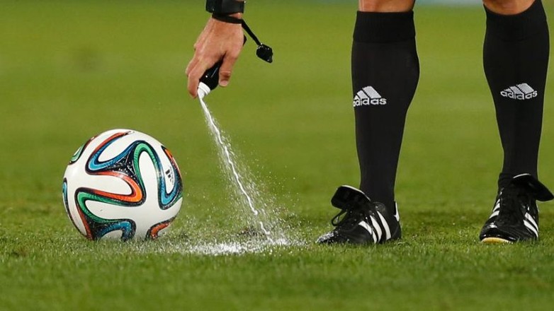 Staň sa futbalovým rozhodcom alebo rozhodkyňou