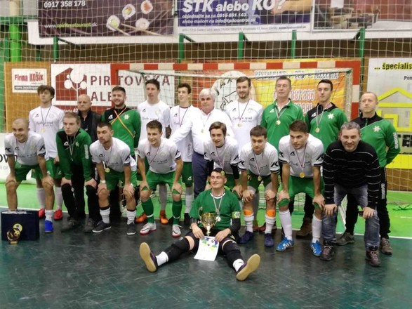 Halovým majstrom okresu sa stal do tretice FKM Nové Zámky