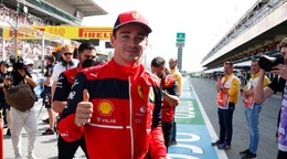 Pole position si v Barcelone vybojoval Leclerc. Hamilton bude opäť za najlepšími