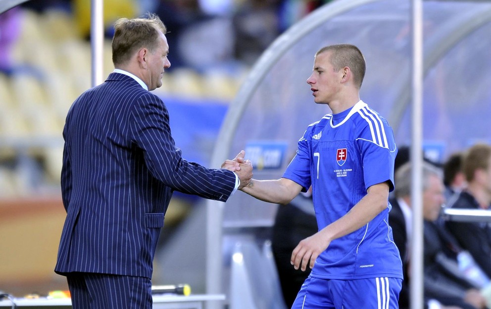 Vladimír Weiss st. (vľavo) v minulosti svojho syna viedol pri národnom tíme Slovenska. Teraz bude stáť proti nemu.