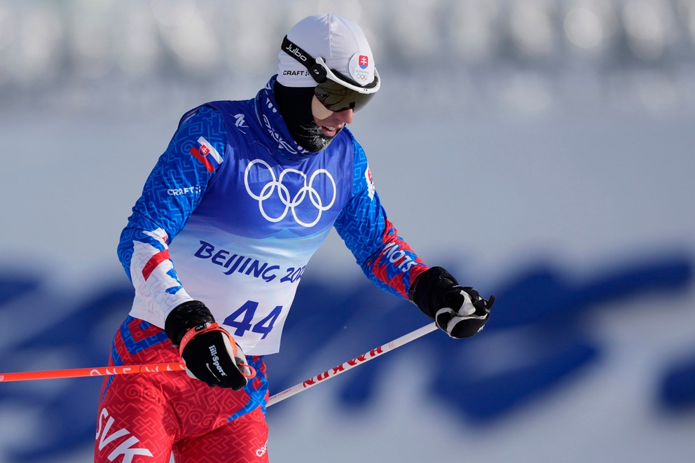 Slovenský reprezentant v behu na lyžiach Ján Koristek na ZOH 2022.