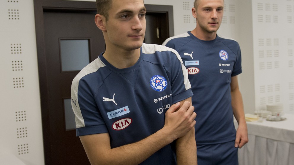 Matúš Bero (vľavo) aj Milan Škriniar sú nováčikmi v A-tíme Slovenska.