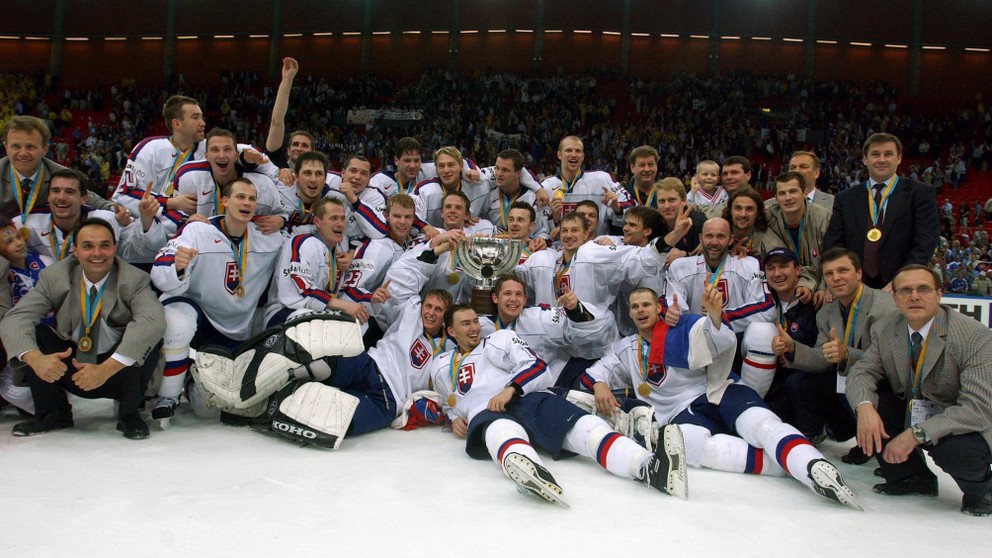 Najväčším úspechom slovenského hokeja je do dneška zisk zlata v roku 2002.