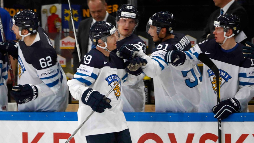 Fíni napokon svoj prvý zápas zvládli.