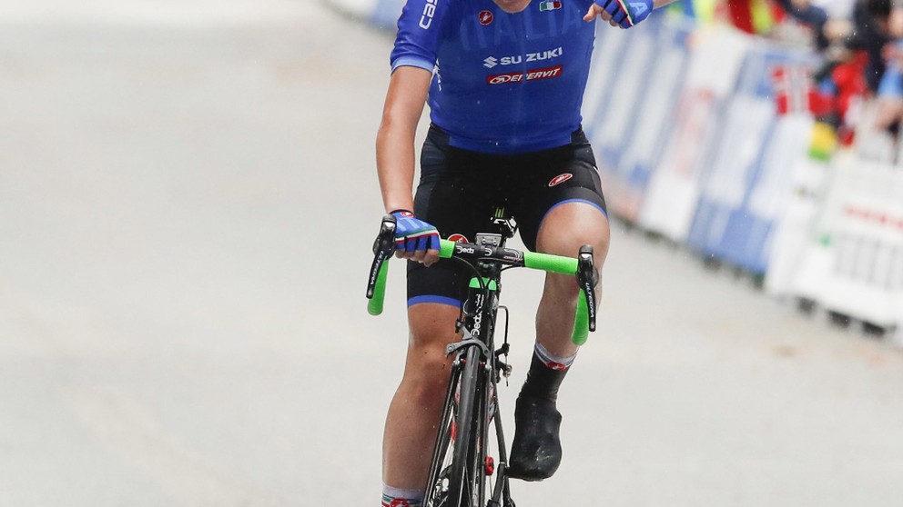 Talianka Pirroneová víťazí v pretekoch junioriek na MS v cyklistike 2017 v nórskom Bergene.