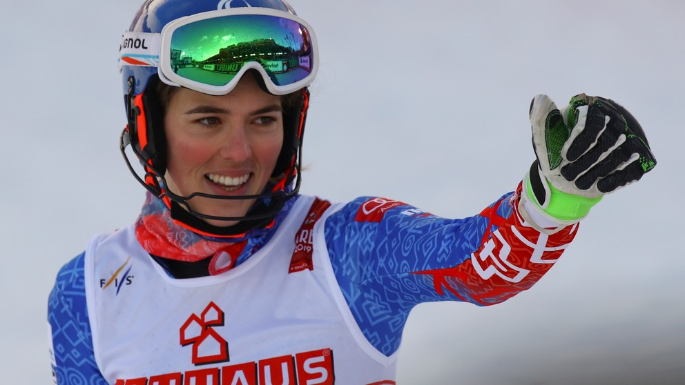 Petra Vlhová sa raduje zo zisku bronzu v slalome na MS v alpskom lyžovaní 2019.