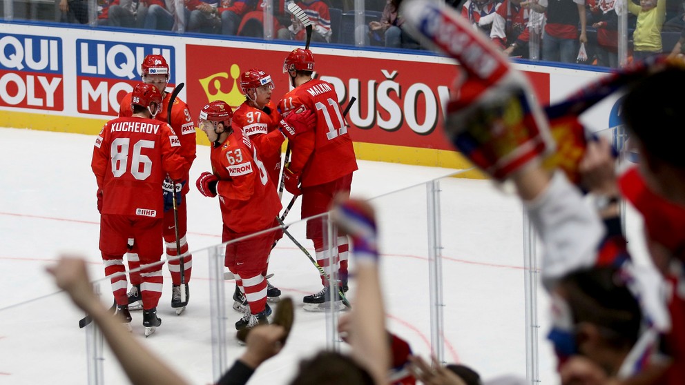Hokejisti Ruska oslavujú víťazstvo nad Nórskom v úvodnom zápase na MS v hokeji 2019.