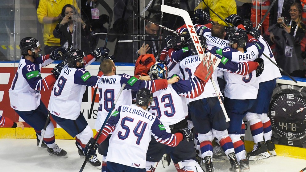 Veľká Británia sa raduje z víťazstva nad Francúzskom na MS v hokeji 2019.