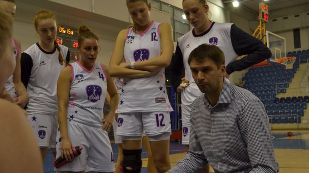 Tréner Igor Skočovski. BAM Poprad záver sezóny nevyšiel.