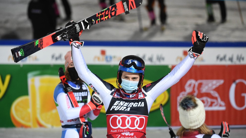 ONLINE: Petra Vlhová - slalom, 2. kolo LIVE dnes (Záhreb) | SPORTNET