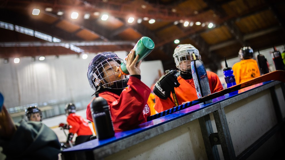 Mladí hokejisti nemôžu trénovať na ľade od novembra.