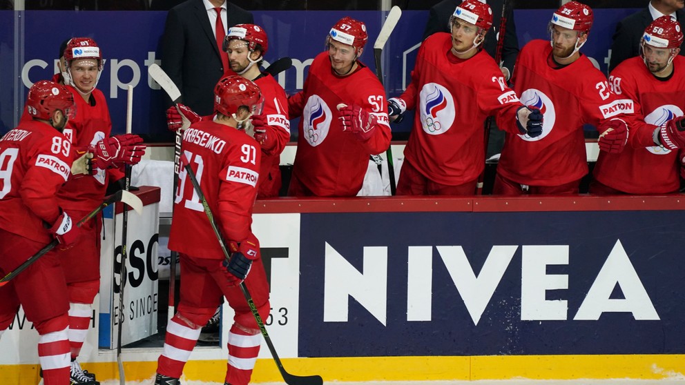 Ruskí hokejisti ovládli slovenskú skupinu po víťazstve nad Bieloruskom.