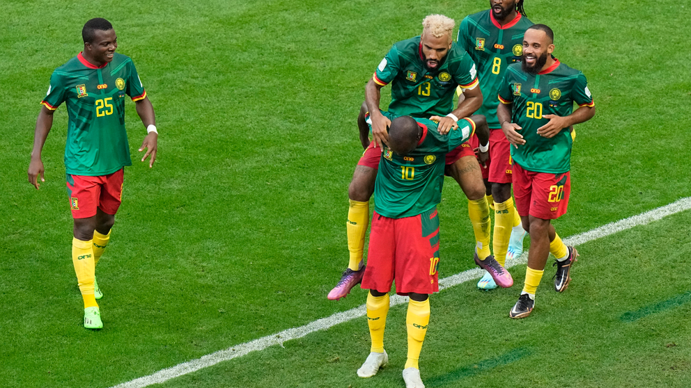 Futbalisti Kamerunu v zápase Kamerun - Srbsko na MS vo futbale 2022. 